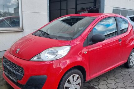 Peugeot 107 104.000 km 2.599 &euro; Dinslaken 46539