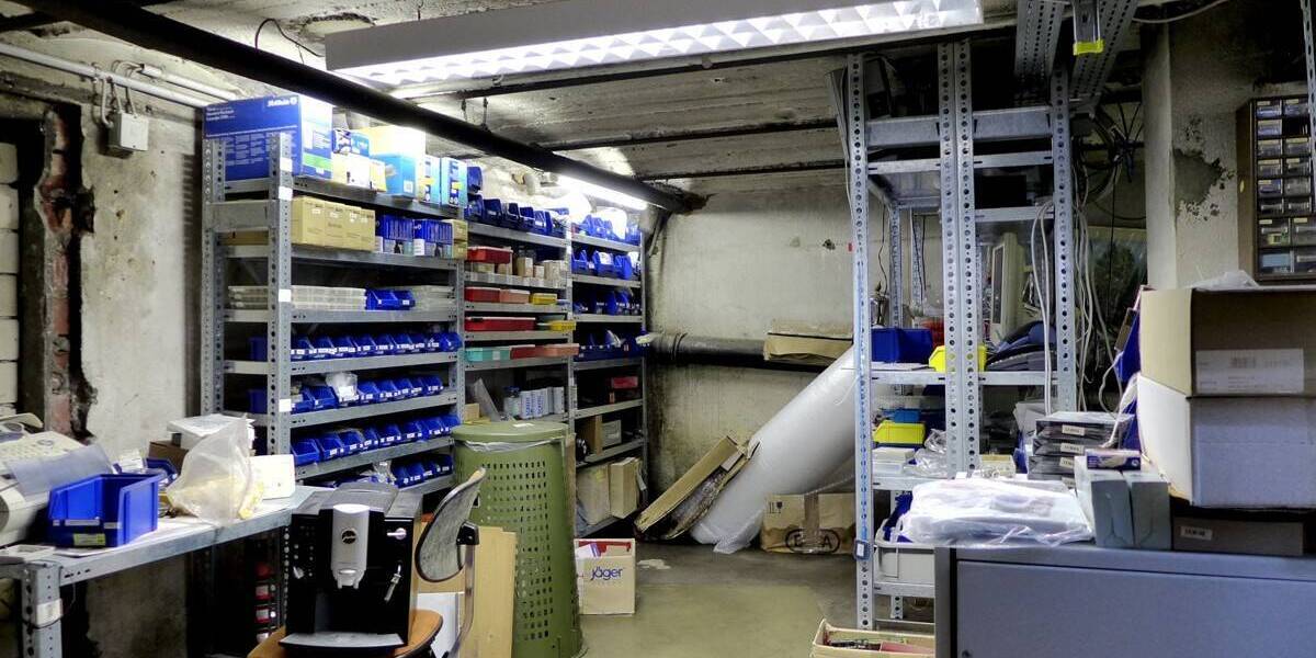 Imposantes Mehrfamilienhaus mit separatem Hintergebäude in zentraler Lage von Velbert. zimmer