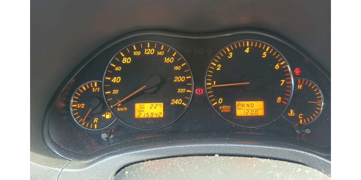 Toyota Avensis 215.000 km 7.000 &euro; Dinslaken 46535