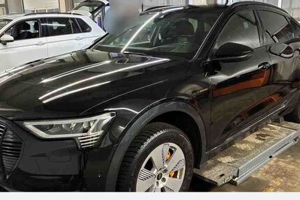 Audi e-tron 33.242 km 29.970 &euro; Bochum 44809
