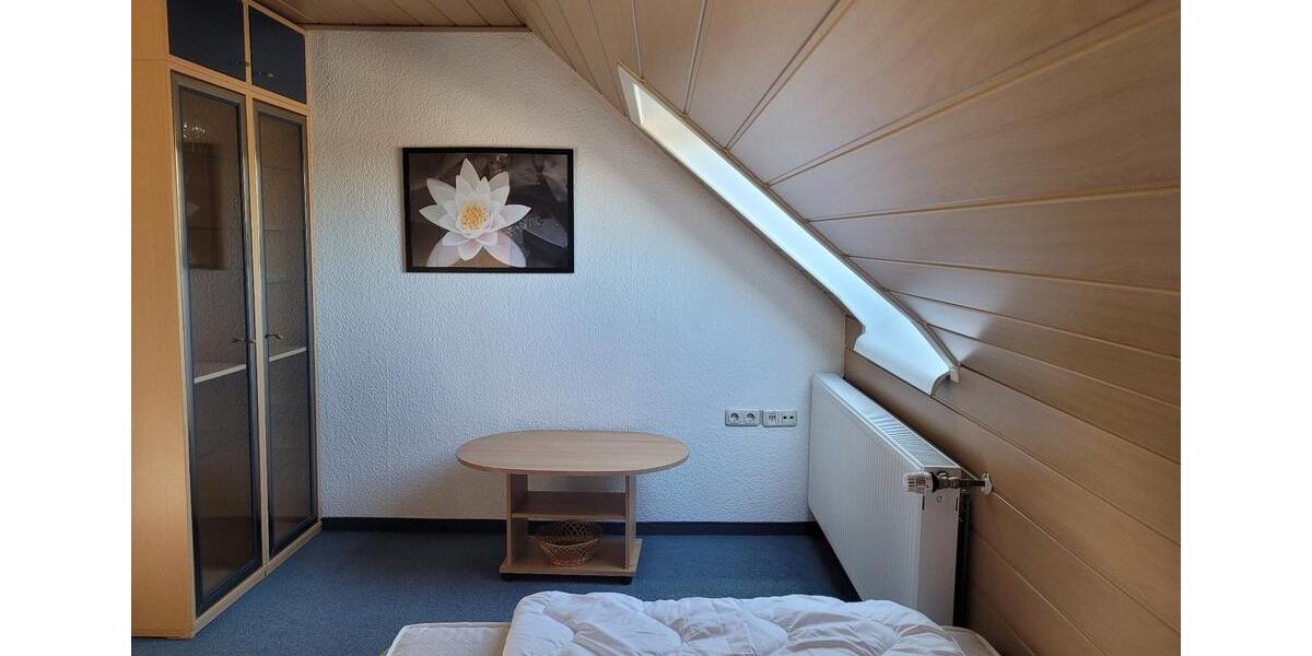 Dachgeschoßwohnung Essen Frillendorf - 1 Zimmer, 32 m&sup2;, 350&euro; | Angebot:26224985