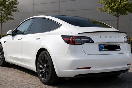 Tesla Model 3 76.000 km 23.990 &euro; Krefeld 47798