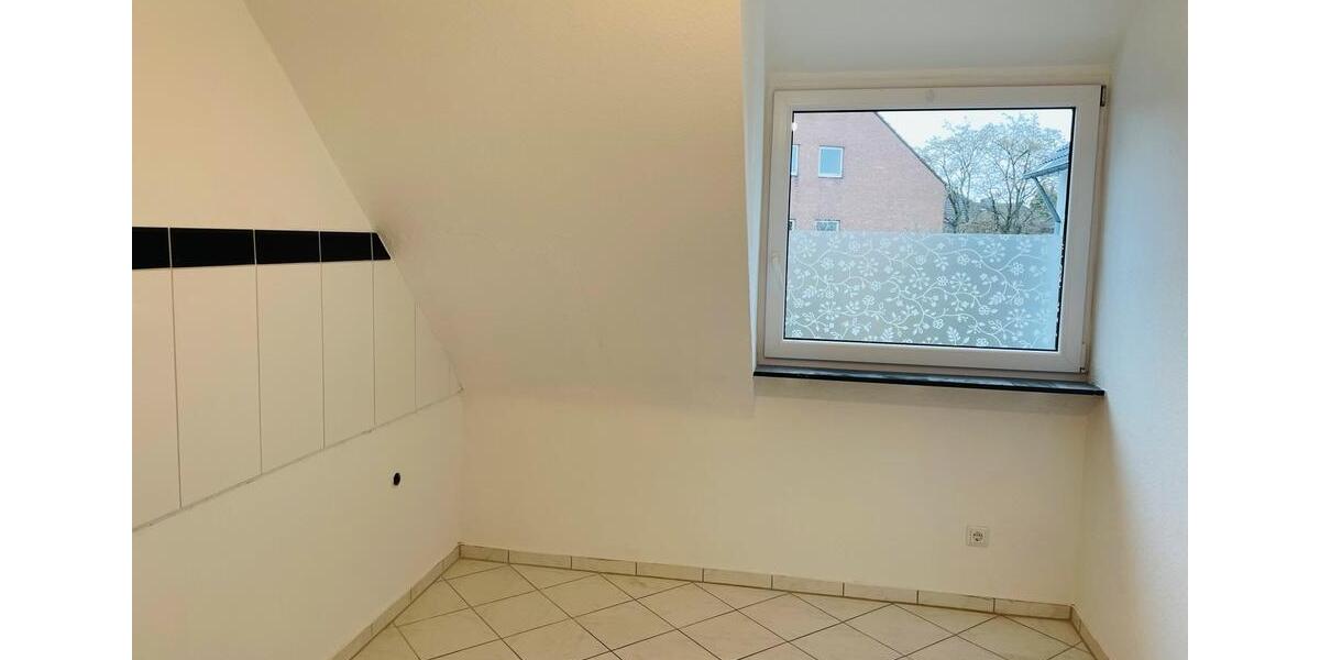Dachgeschoßwohnung Düsseldorf Niederkassel - 3 Zimmer, 61 m&sup2;, 196.500&euro; | Angebot:25127315