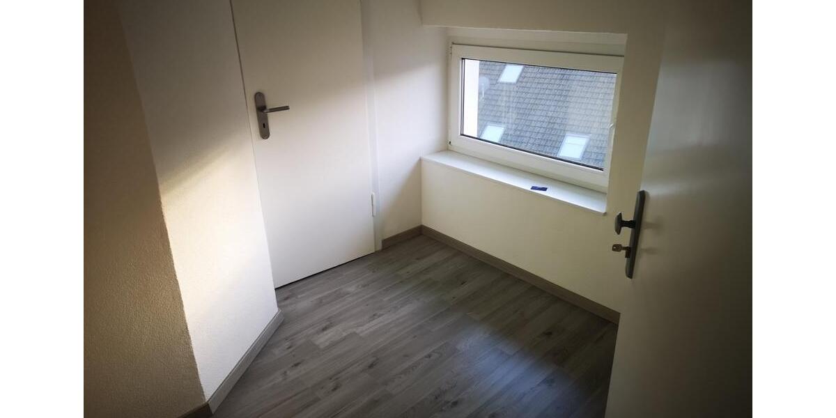 Maisonettenwohnung Duisburg Rheinhausen - 4 Zimmer, 124 m&sup2;, 1.300&euro; | Angebot:24652210