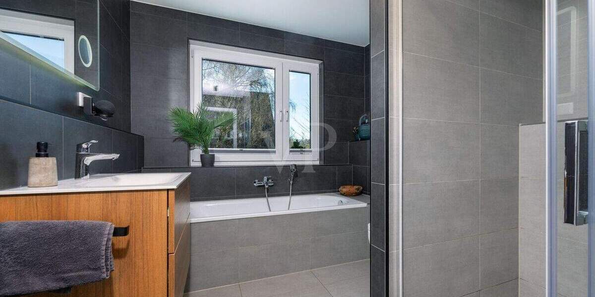 Doppelhaushälfte Wülfrath Innenstadt - 4 Zimmer, 141 m&sup2;, 760.000&euro; | Angebot:25373026