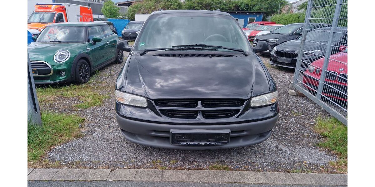 Chrysler Grand Voyager 178.746 km 2.500 &euro; Düsseldorf 40549