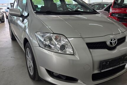 Toyota Auris 64.330 km 6.499 &euro; Rheinberg 47495