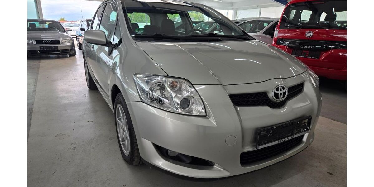 Toyota Auris 64.330 km 6.499 &euro; Rheinberg 47495