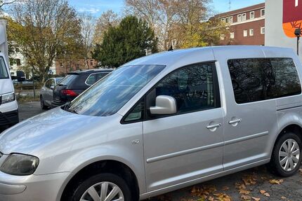VW Caddy 178.690 km 4.400 &euro; Oberhausen 46045