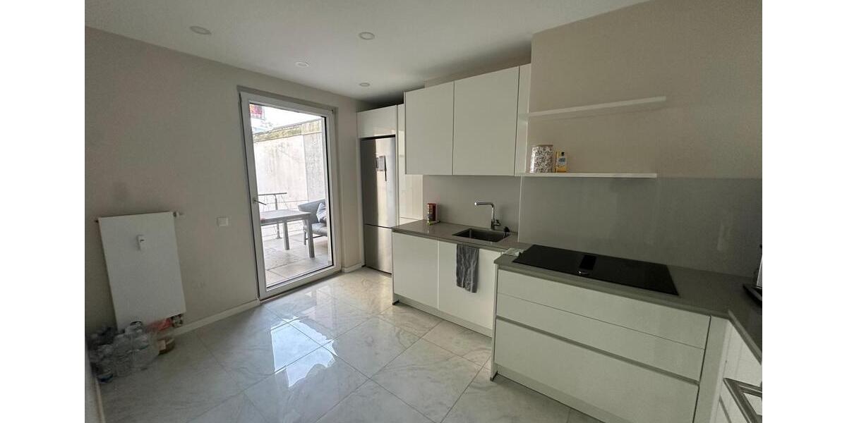 Attraktive 4-Zimmer-Wohnung mit großen Balkon in Krefeld-Cracau 4 zimmer