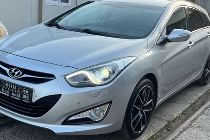 Hyundai i40 157.000 km 8.400 € Hattingen 45525