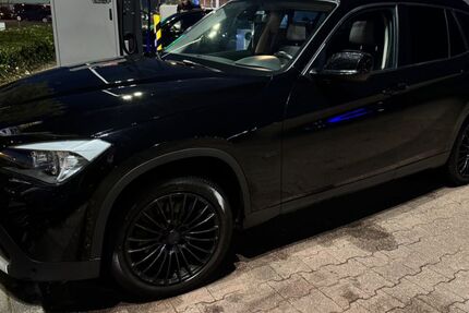 BMW X1 205.000 km 9.999 € Düsseldorf 40231