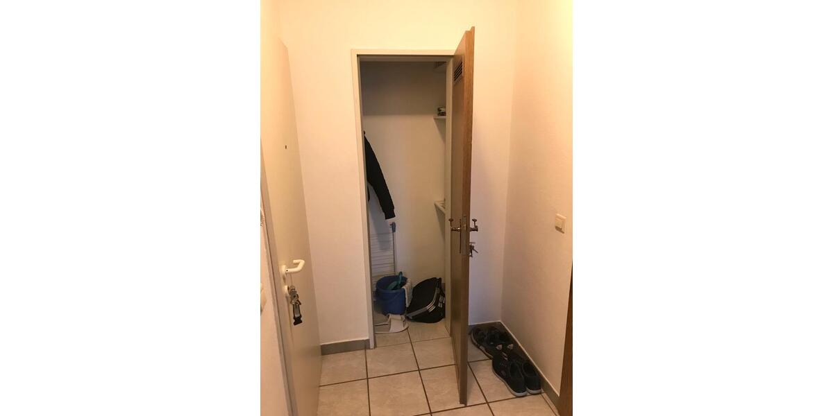 gemütliche DG-Wohnung, gut geschnitten 1 zimmer