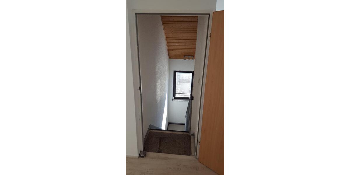 Zentrale Lage im Wohn-Geschäftshaus eine Wohnung frei 3 zimmer