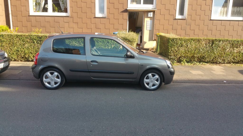 Renault Clio 196.000 km 1.250 &euro; Oberhausen 46145