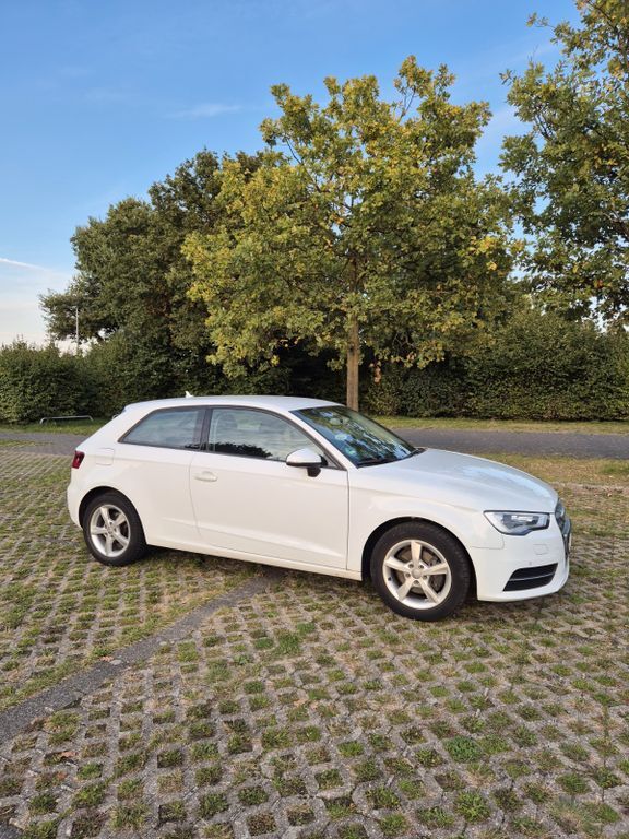 Audi A3 160.000 km 11.000 € Krefeld 47799
