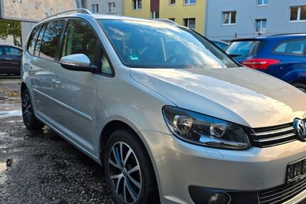 VW Touran 138.000 km 8.700 € Essen 45144