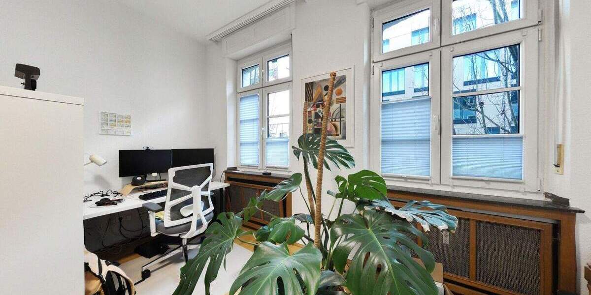 Sanierte Stadtwohnung mit Parkett, Einbauküche, großzügiger Terrasse und Glasfaser 4 zimmer