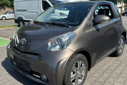Toyota IQ 82.000 km 5.890 &euro; Bottrop 46238