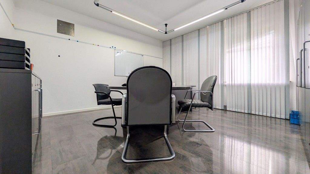 Produktionsgebäude mit Lager- und Büroflächen in bester Lage von Velbert zimmer