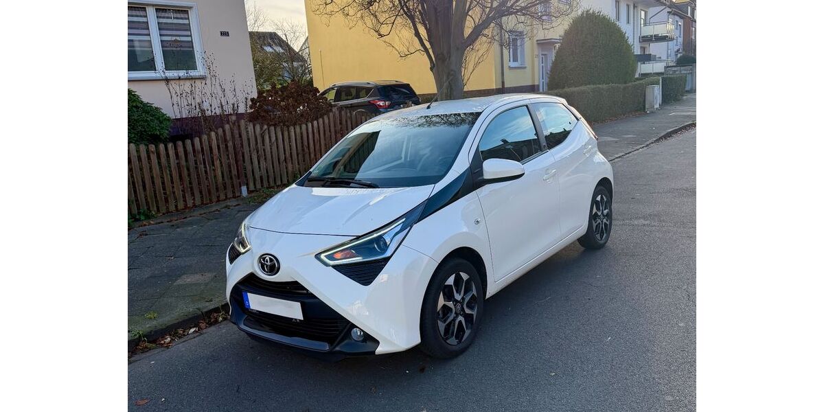 Toyota Aygo (X) 32.000 km 11.500 &euro; Düsseldorf 40627