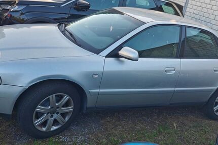 Audi A4 150.000 km 2.380 &euro; Bottrop 46236