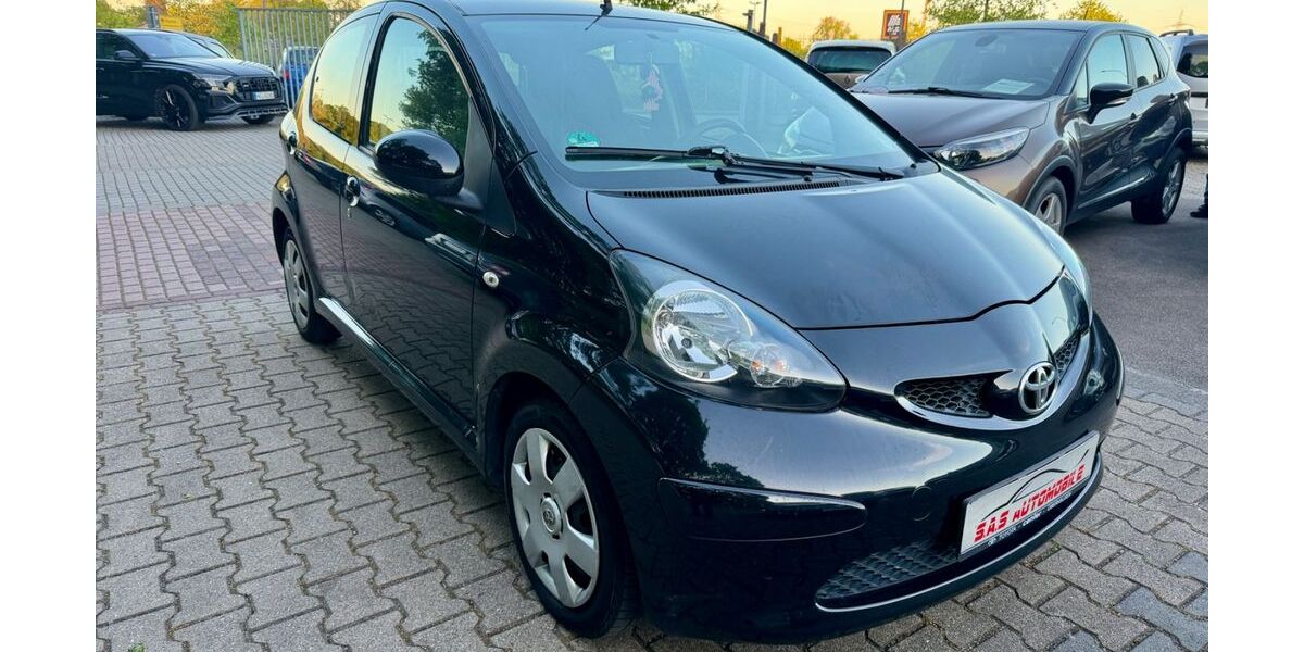 Toyota Aygo (X) 147.420 km 3.000 &euro; Moers 47445