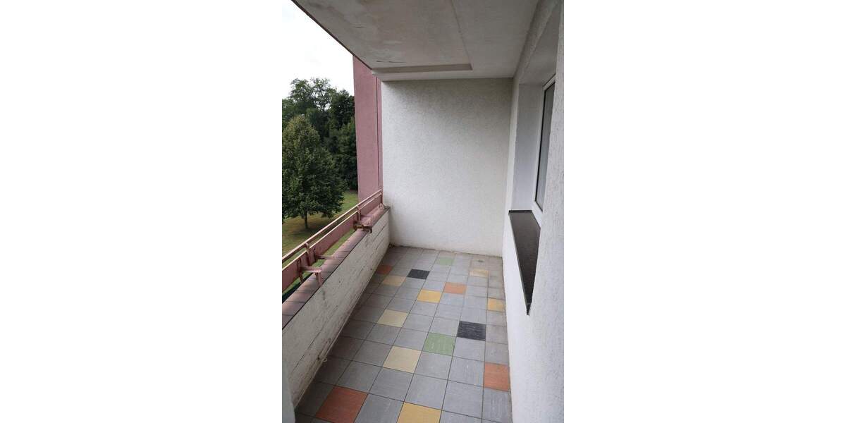 Schöne vermietete Wohnung in Wedau, 3,5-Zimmer, Balkon, gute Aufteilung, teilsaniert 3 zimmer