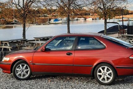 Saab 900