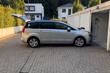 Peugeot 5008 176.500 km 7.850 € Bochum 44892