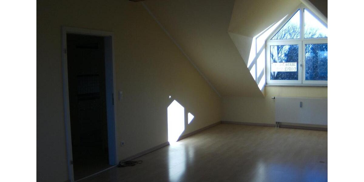 Dachgeschoßwohnung Duisburg Rheinhausen - 2 Zimmer, 65 m&sup2;, 169.000&euro; | Angebot:27006901