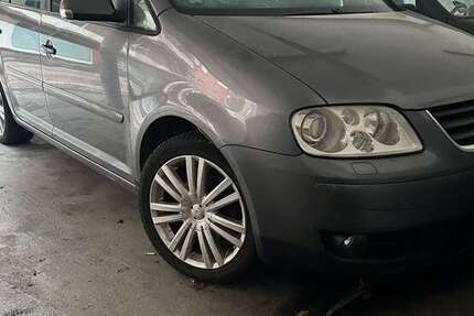 VW Touran 177.000 km 2.000 &euro; oberhausen 46145