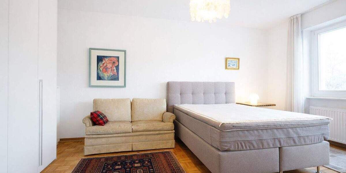 Etagenwohnung Krefeld Cracau - 2 Zimmer, 107 m&sup2;, 269.000&euro; | Angebot:24764878