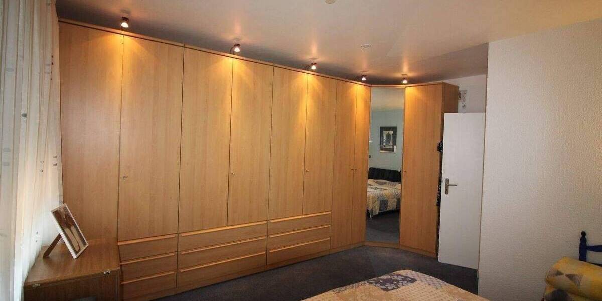 Mehrfamilienhaus, Wohnhaus Rheinberg Ossenberg - 7 Zimmer, 257 m&sup2;, 550.000&euro; | Angebot:24028409