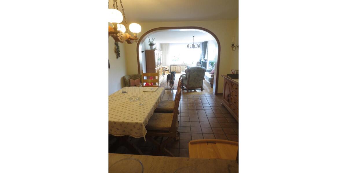 Zweifamilienhaus auf Erbpacht (ca. 110€ im Monat) in RE 7 zimmer