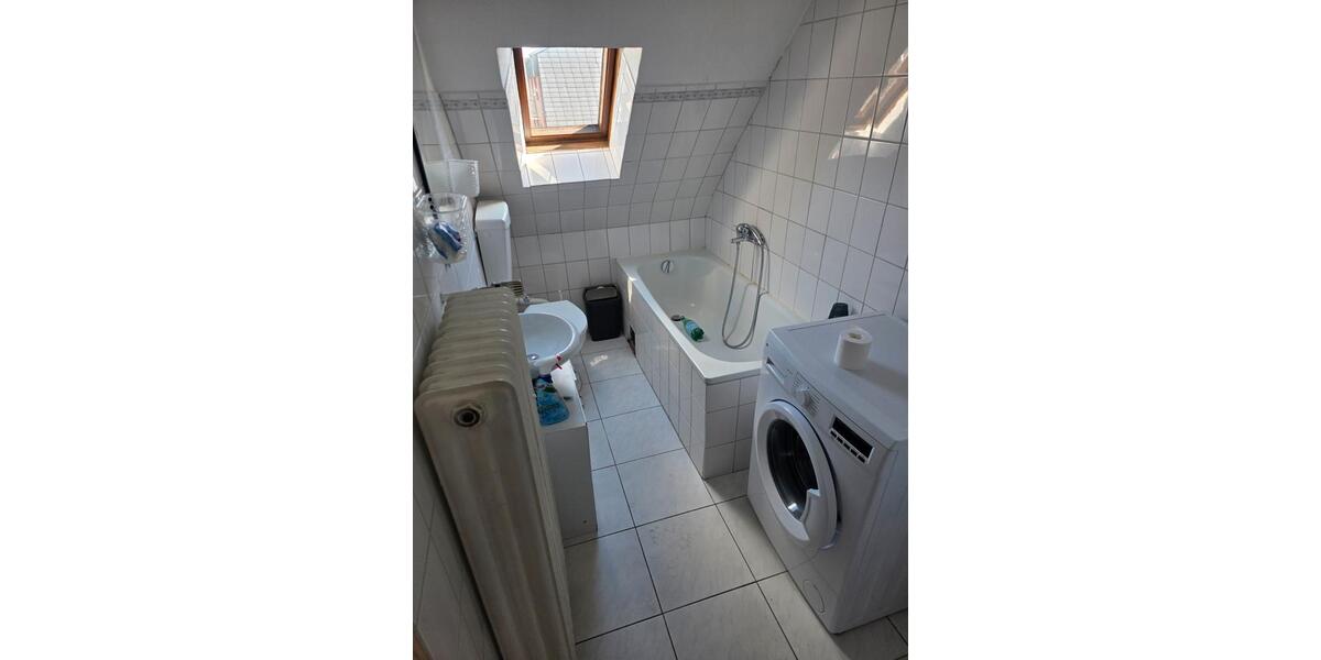 Dachgeschoßwohnung Oberhausen - 3.5 Zimmer, 80 m&sup2;, 590&euro; | Angebot:26396497