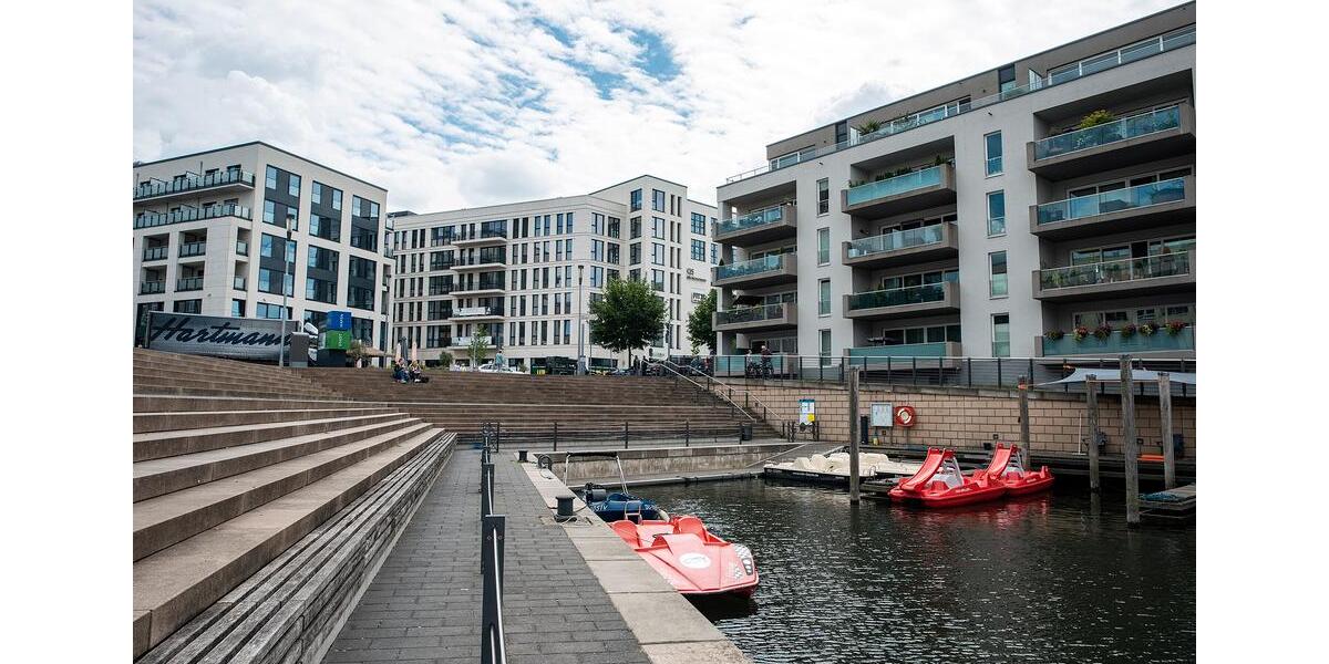 Privater Schreibtisch im sicheren Bereich - 8Bit-Coworking in Mülheim zimmer