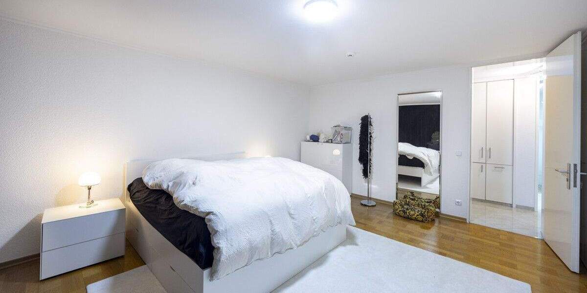 Etagenwohnung Düsseldorf Mörsenbroich - 4 Zimmer, 197 m&sup2;, 590.000&euro; | Angebot:25167400