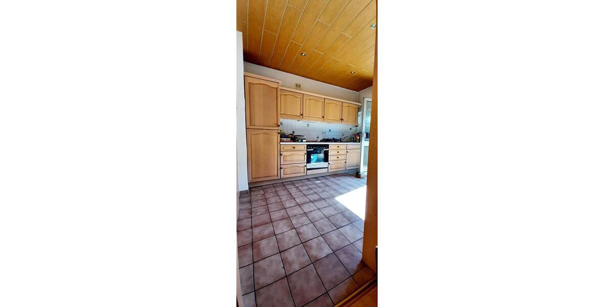 Doppelhaushälfte mit viel Platz und großem Garten ohne Provision 5 zimmer