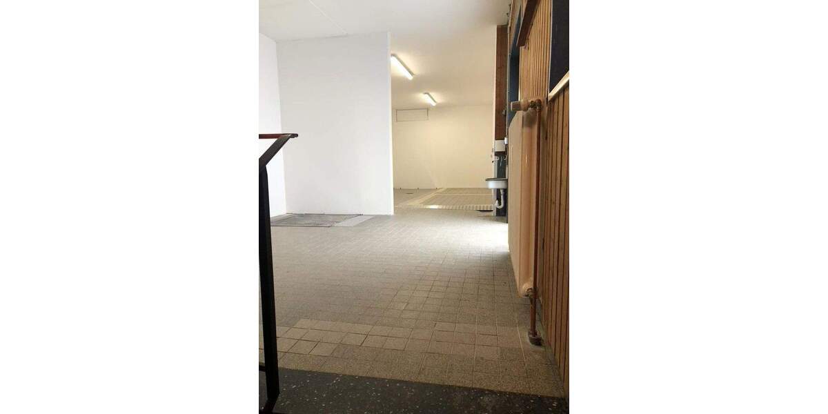 Sehr gepflegtes Ladenlokal in unmittelbarer Nähe zu Aldi zimmer