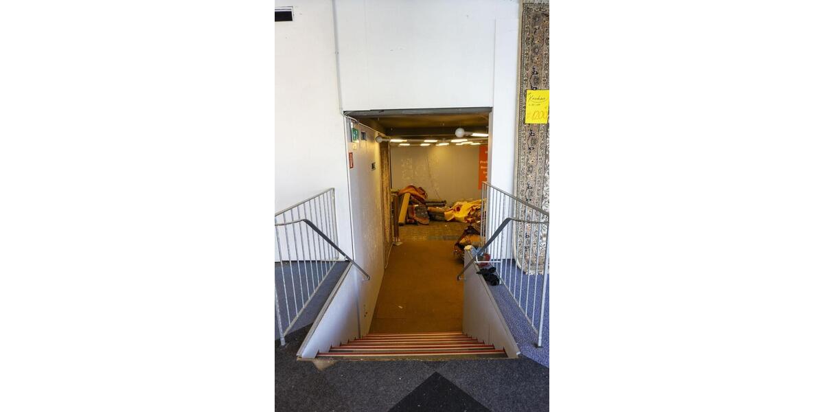 Gewerbeimmobilie, nutzbar als Ladenlokal, Ausstellungsfläche, Praxis zimmer