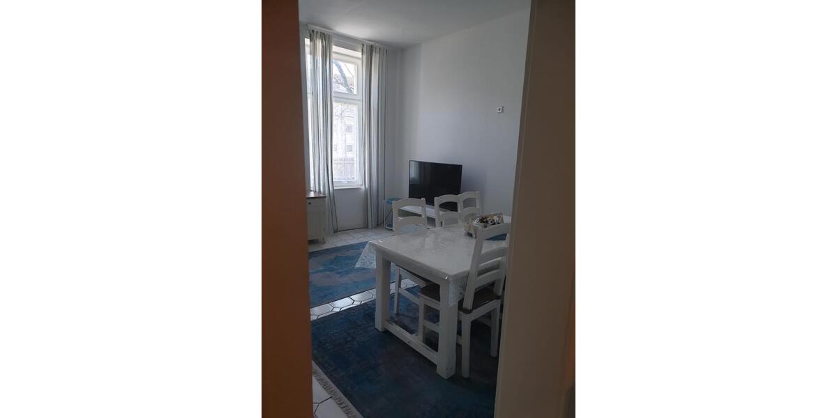 Etagenwohnung Krefeld Benrad - 4 Zimmer, 100 m&sup2;, 1.300&euro; | Angebot:25514427