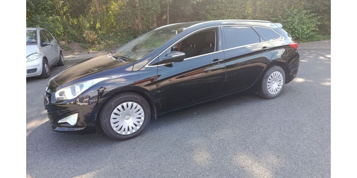 Hyundai i40 140.000 km 5.450 &euro; Recklinghausen 45659