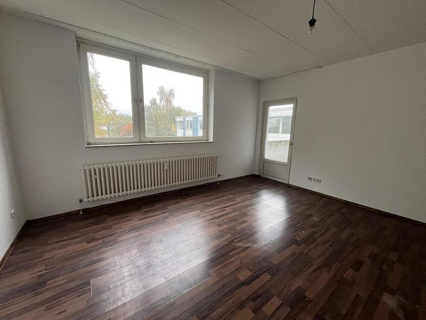 **HELLE 3-ZIMMERWOHNUNG MIT BADEWANNE UND BALKON** zimmer