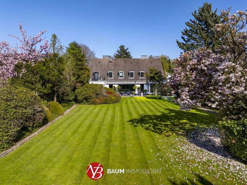 Haus zum Kaufen in Meerbusch 3.200.000 € 244.68 m² 8 zimmer