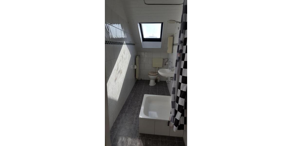 Zentrale Lage im Wohn-Geschäftshaus eine Wohnung frei 3 zimmer