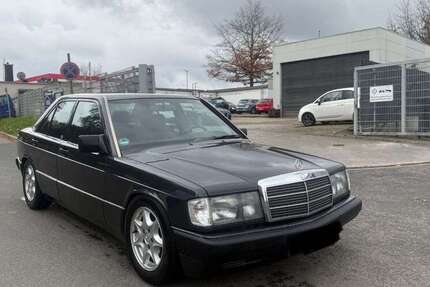 Mercedes-Benz 190 211.000 km 3.899 &euro; Essen 45143