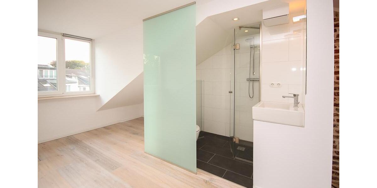 Dachgeschoßwohnung Düsseldorf Stadtbezirk 2 - 2 Zimmer, 89 m&sup2;, 1.600&euro; | Angebot:24889835