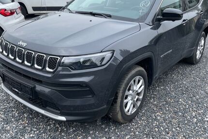 Jeep Compass 18.500 km 21.718 &euro; Düsseldorf 40229