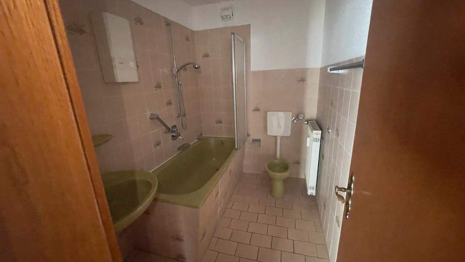 Etagenwohnung Krefeld Hüls - 2 Zimmer, 65 m&sup2;, 900&euro; | Angebot:25420376